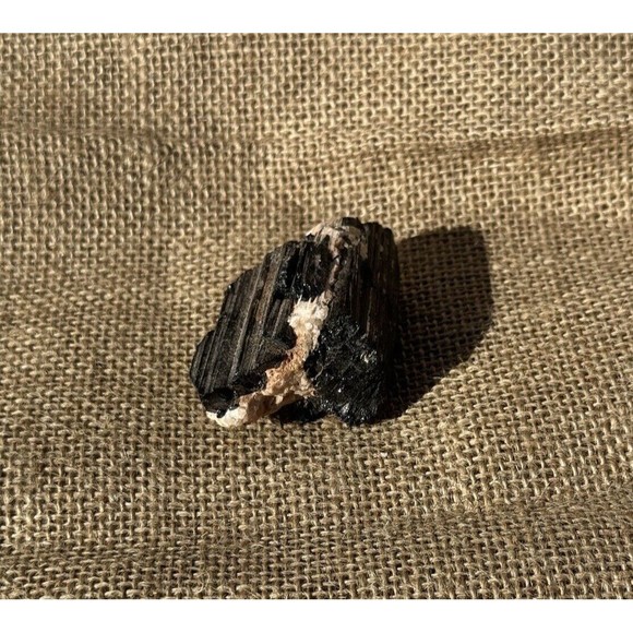 Tourmaline With Matrix 2" Raw 96g - Picture 9 of 13